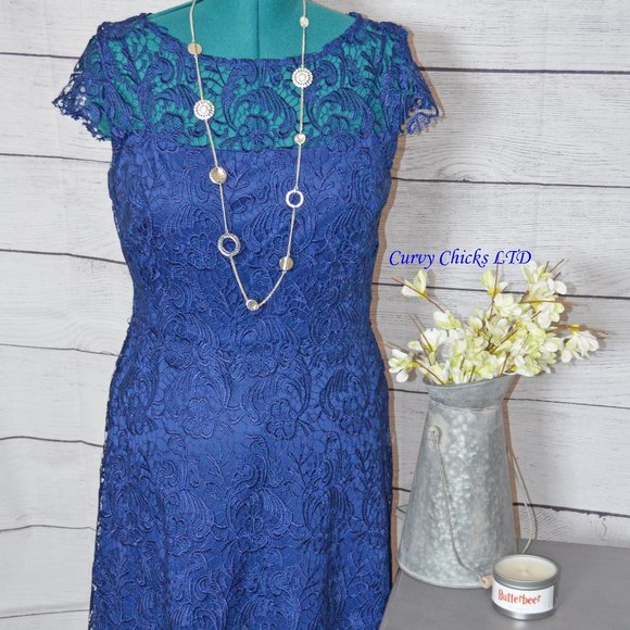 Navy cap sleeve crochet-lace dress - Picture 2 of 10